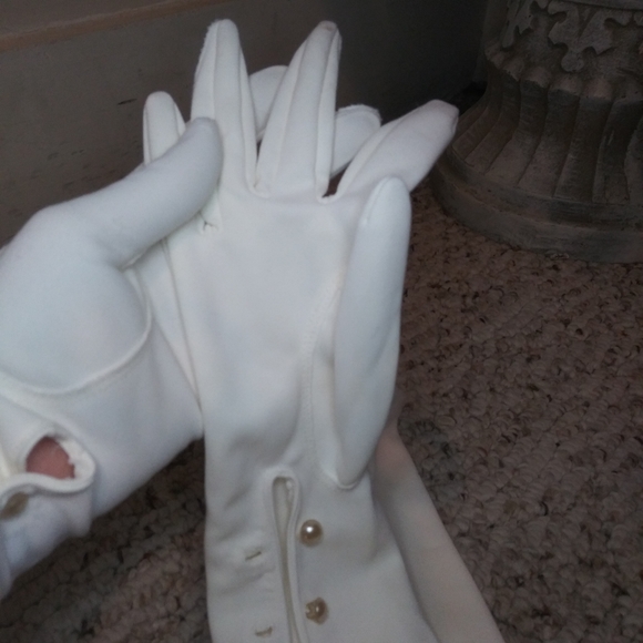 Vintage 1950's Long Button Closure White Evening Gloves - Picture 5 of 11